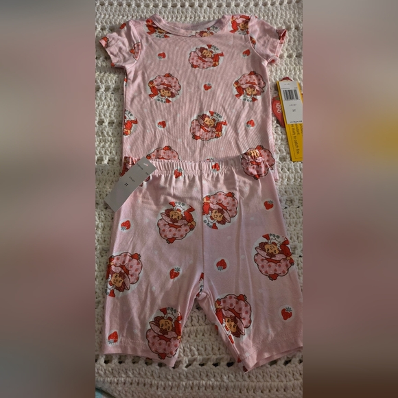 Charming Pink Strawberry Shortcake Kids Pajama Set - Picture 1 of 5